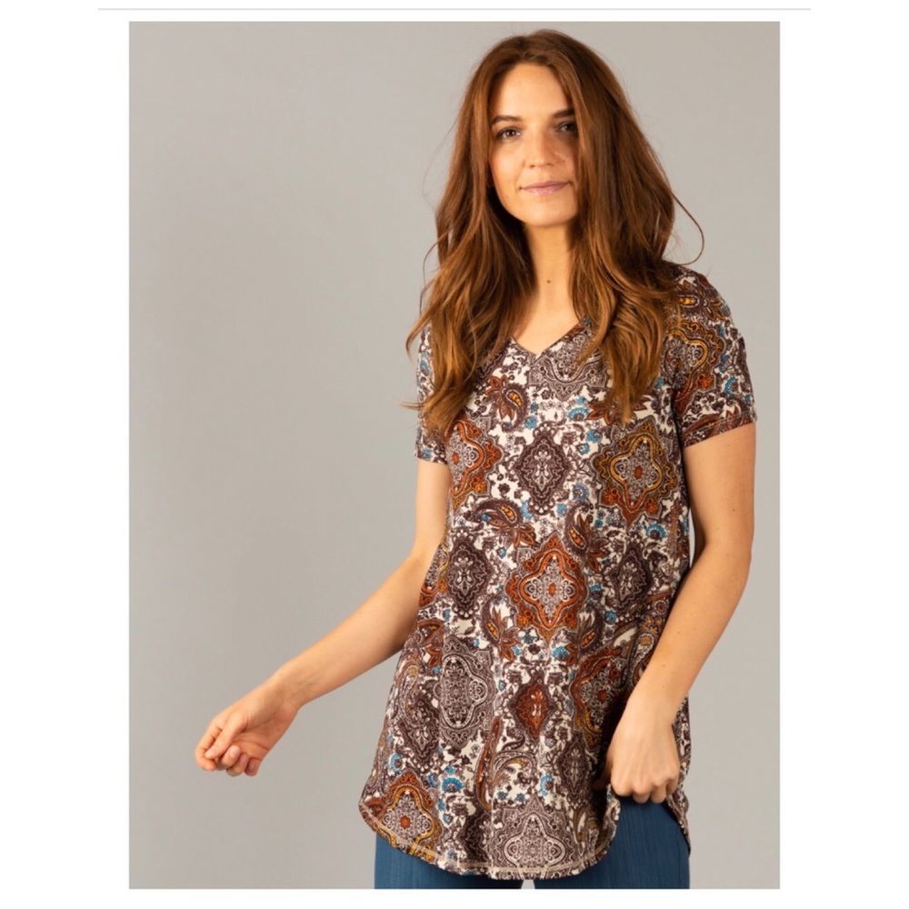 NWT Agnes & Dora Everyday V-Neck